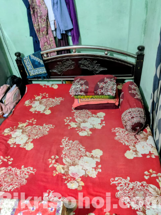 স্টিলের বেড 6×7 ব্যবহৃত